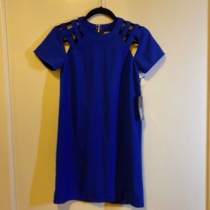 Shoulder cut out dress